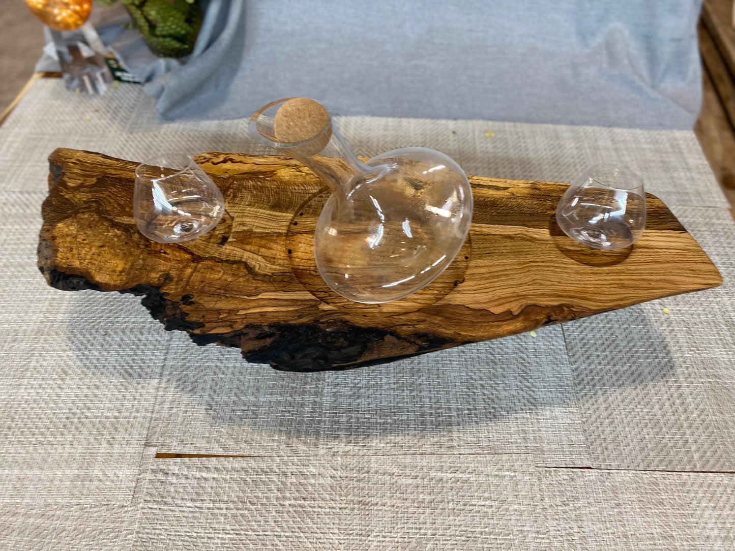 Live edge rolling wine decanter tray